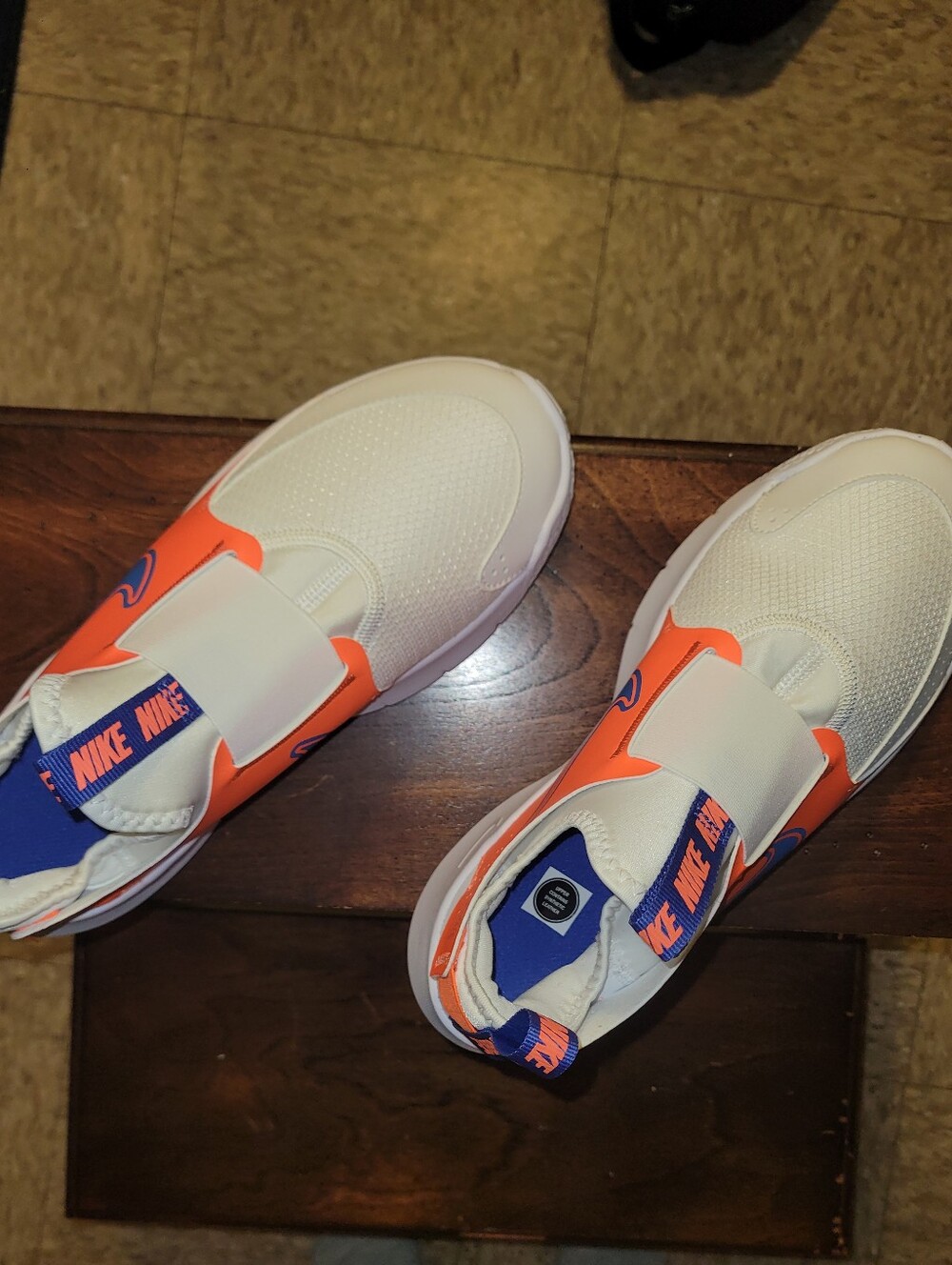 Nike Flex Runner 3
Youth Slip-On Sneakers - Orange and White Size 5.5 - Picture 3 of 5